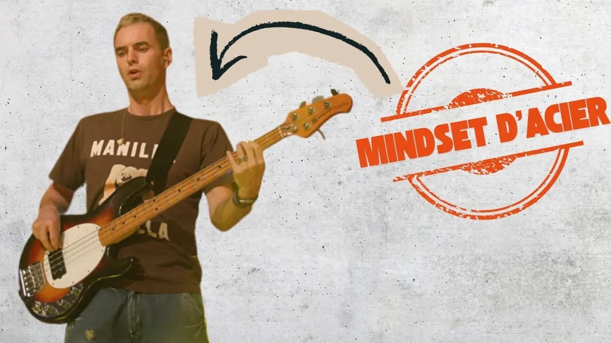 Paul Turner : bassiste solide et crédible